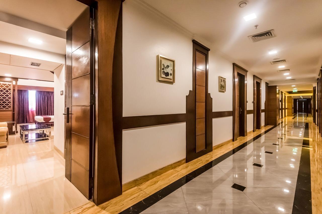 Golden Chariot Vasai Hotel Екстер'єр фото