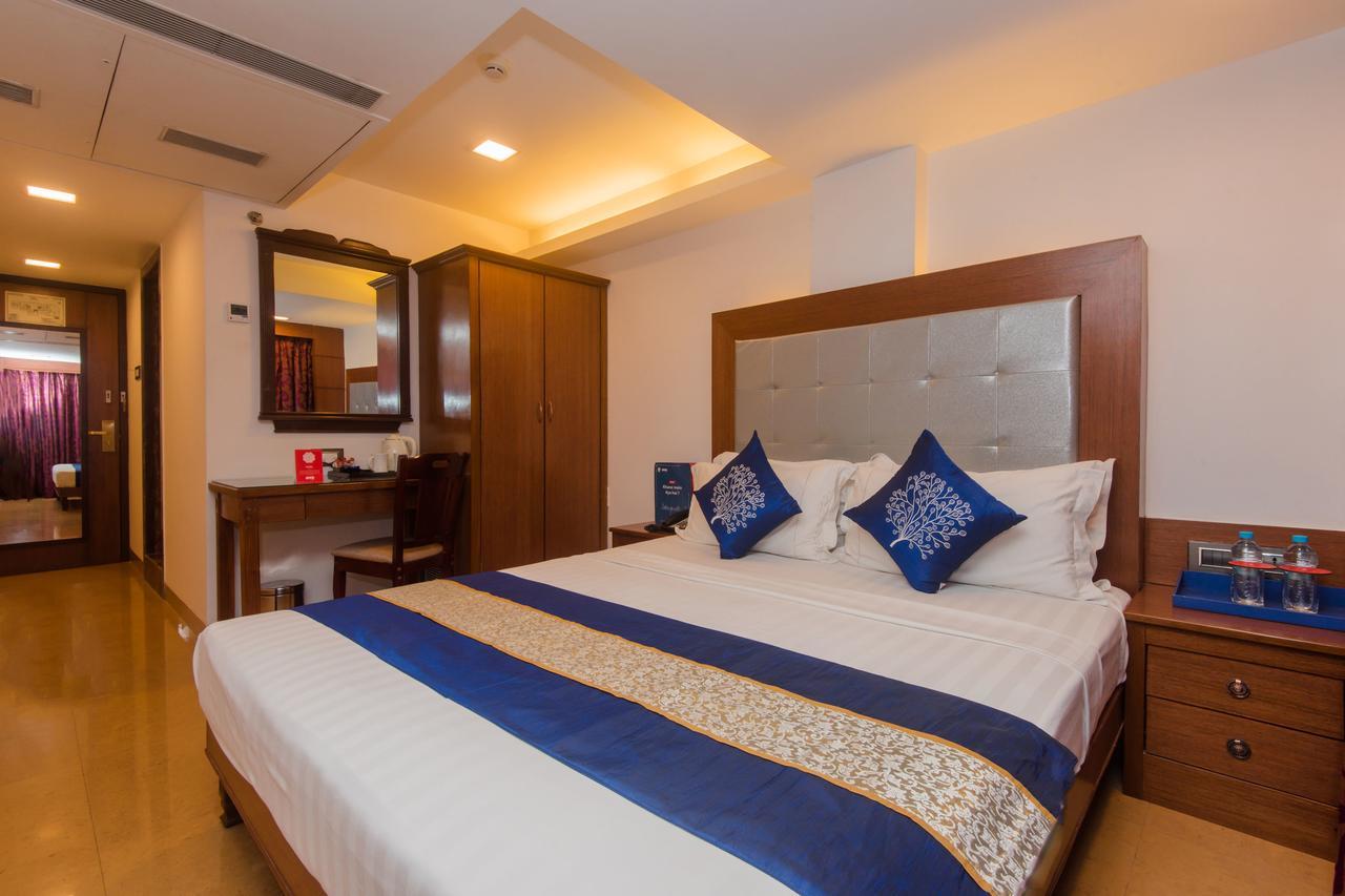 Golden Chariot Vasai Hotel Екстер'єр фото