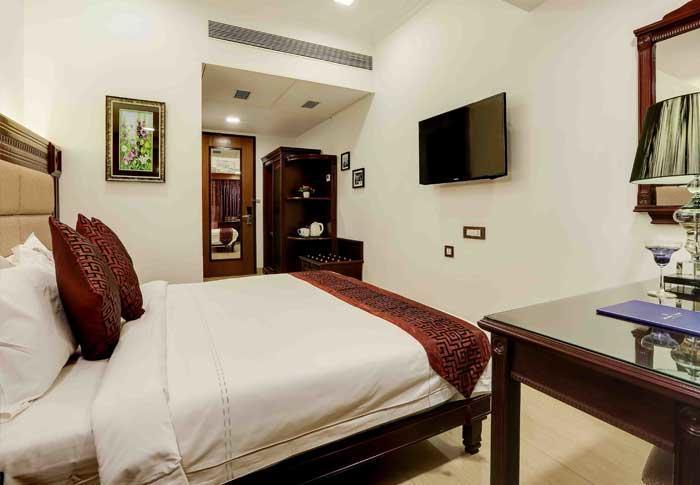 Golden Chariot Vasai Hotel Екстер'єр фото