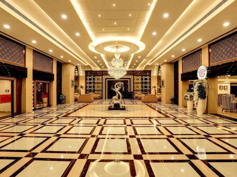 Golden Chariot Vasai Hotel Екстер'єр фото