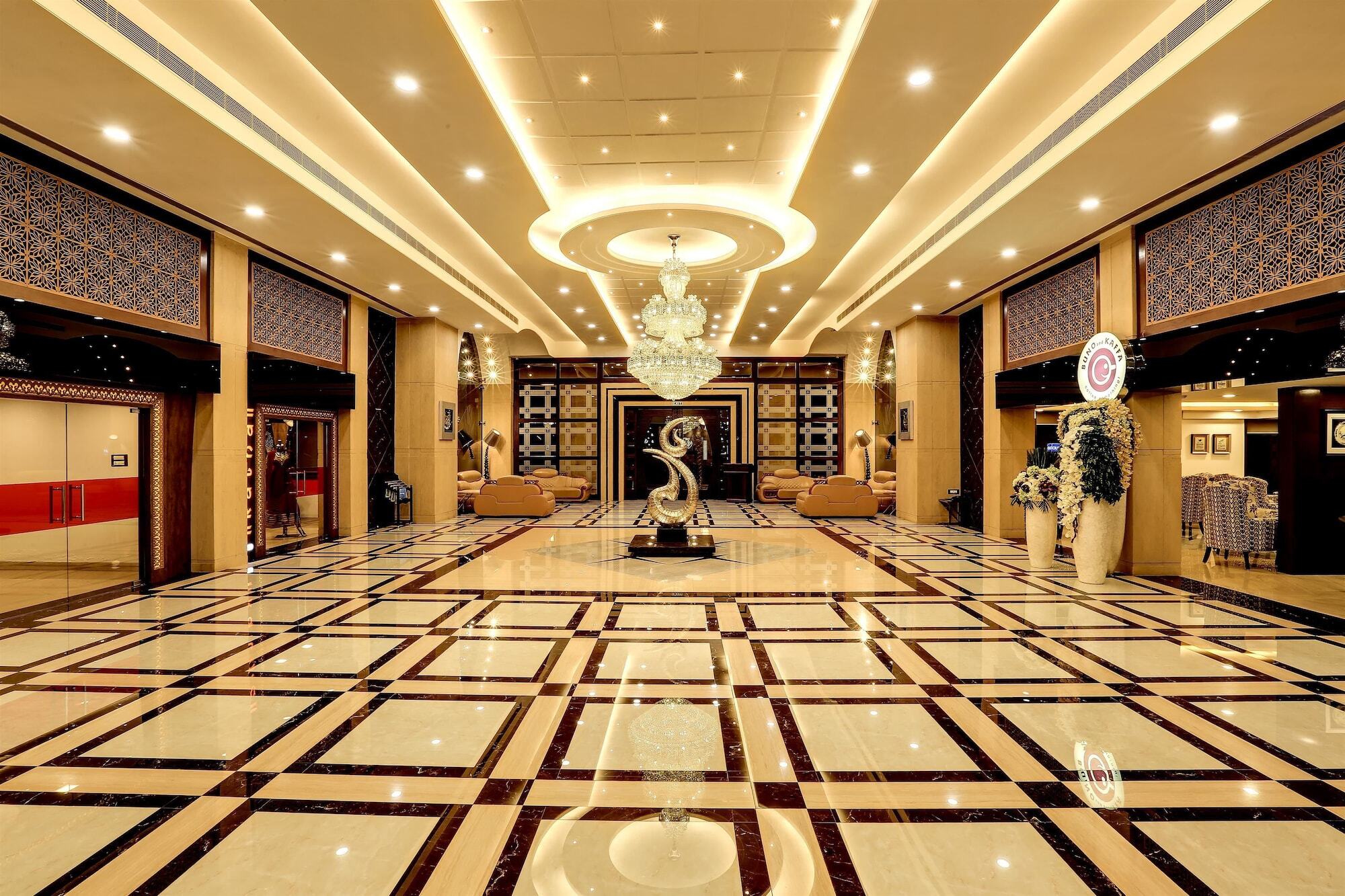 Golden Chariot Vasai Hotel Екстер'єр фото